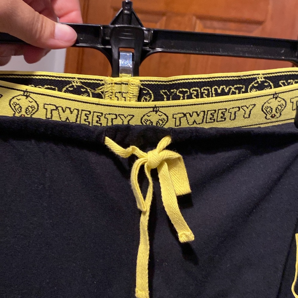 Warner Bros. Black & Yellow Tweety Bird Pajama Pants - Picture 5 of 6